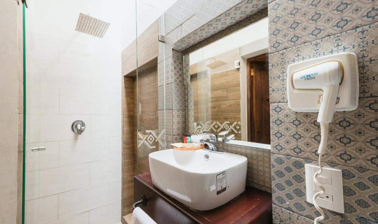 Yox Hotel Boutique Сан-Кристобаль-де-Ла-Касас Экстерьер фото Bathroom